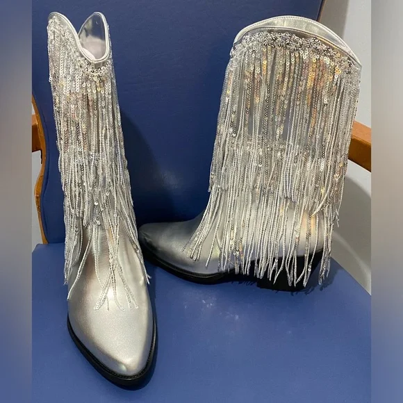 New Cuccoo SZL women’s silver metallic fringe & sequins western boots, Size 6